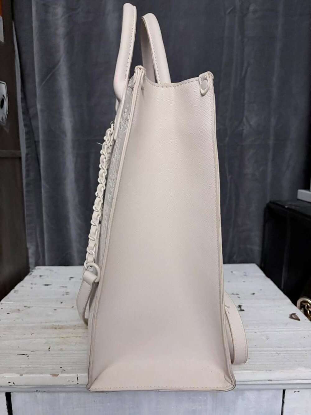 BETSEY JOHNSON EMBOSSED SKULL SATCHEL TOTE SHOULDER AND HANDLES WHITE - Picture 7 of 8